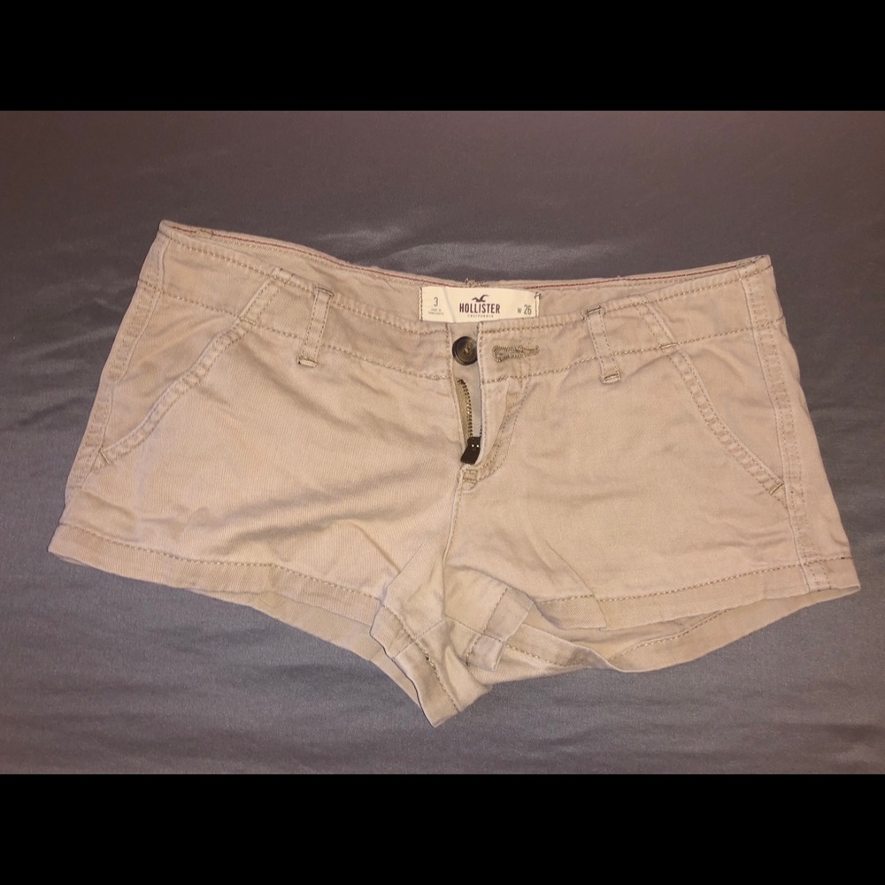 hollister beige shorts
